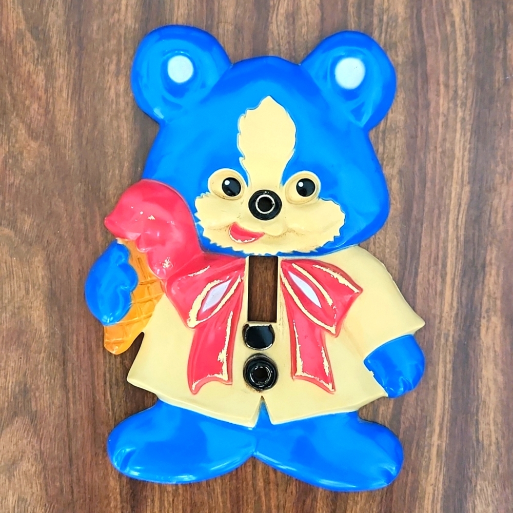 1975 Kiddie The First Years Avon Teddy Bear Light Switch Plate Cover